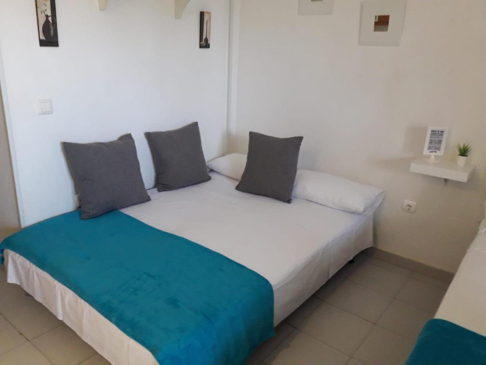 Benalbeach Holidays Бенальмадена Номер фото