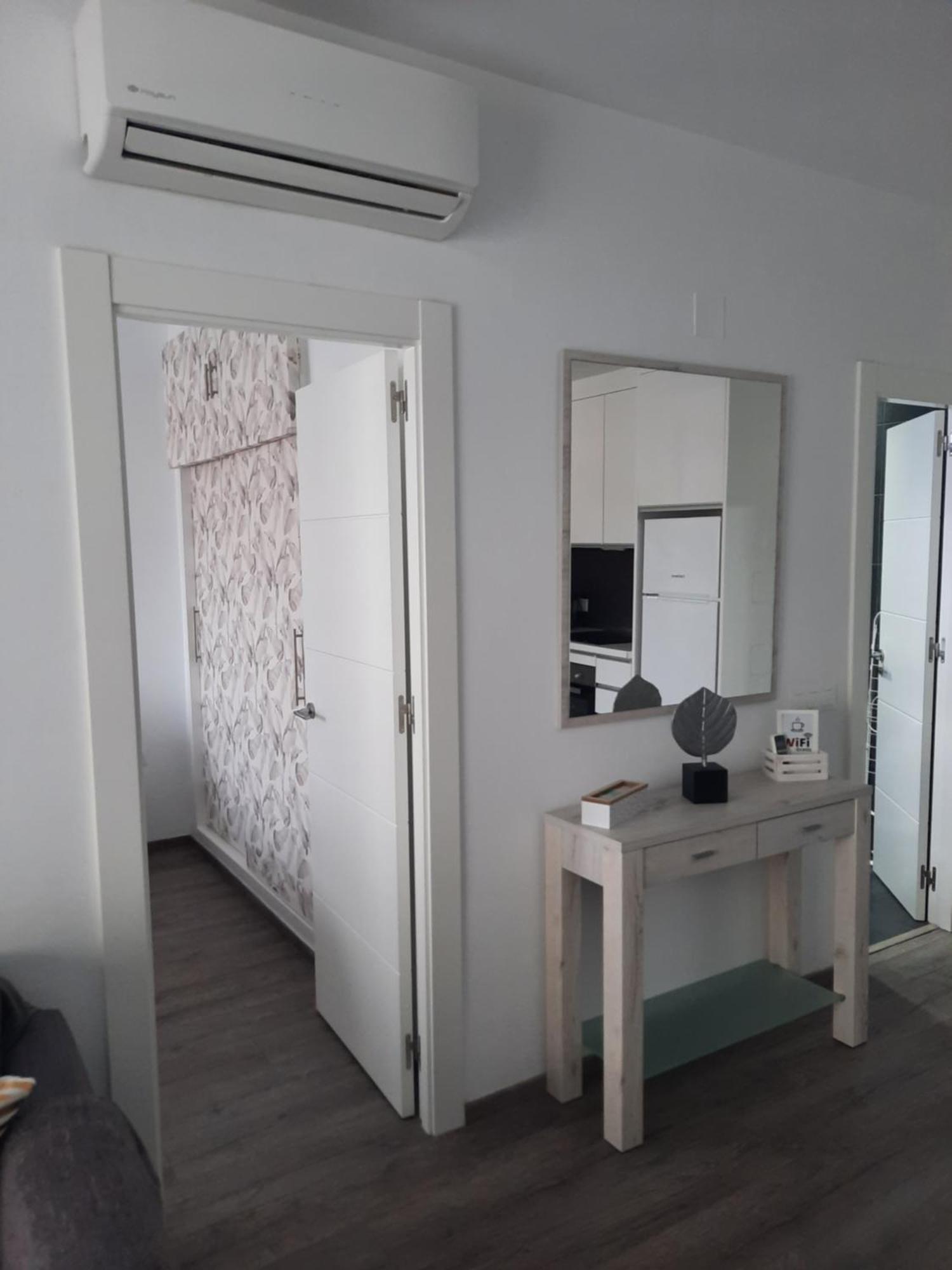 Benalbeach Holidays Бенальмадена Номер фото