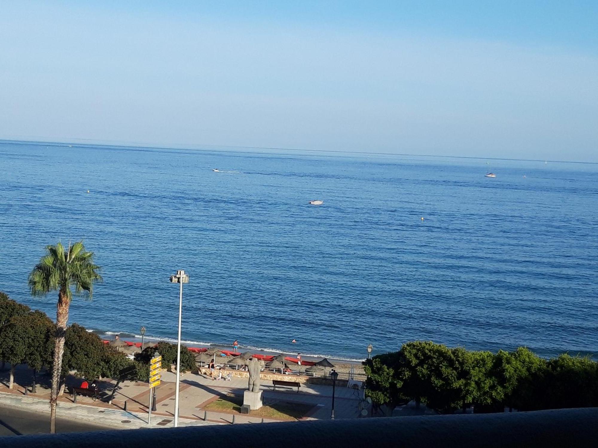 Benalbeach Holidays Бенальмадена Номер фото